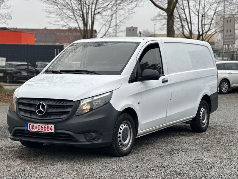 Weiß Gebraucht 2017 Mercedes Vito Van / Kleinbus | 7.990 € (Superpreis) - Bild 1/4