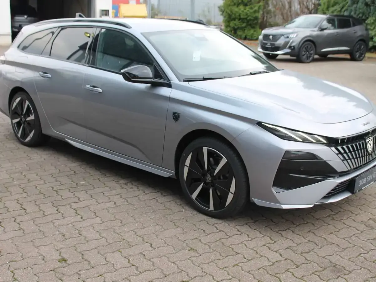 Neu Peugeot 308 SW GT 114 kW (156 PS) 2025 Artense silber Kombi