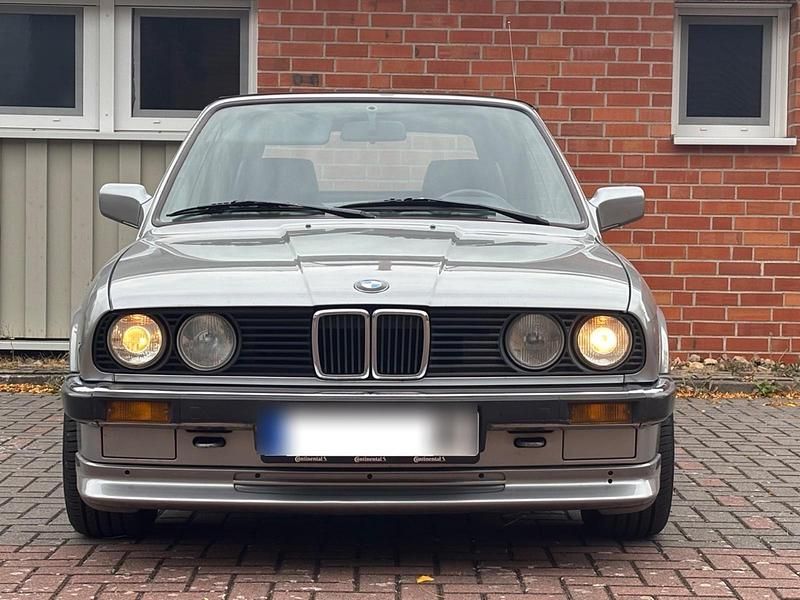 Grau Gebraucht 1988 BMW 320 Cabriolet Cabrio | 13.300 € - Bild 1/4