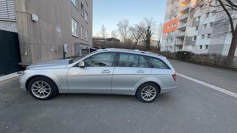 Gebraucht Mercedes C220 Elegance 170 PS (125 kW) 2008 Silber Limousine