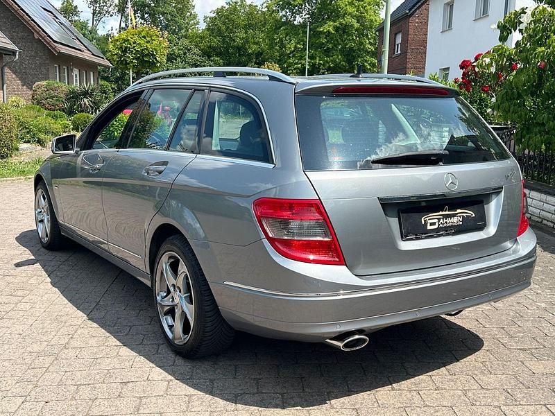 Gebraucht Mercedes C220 170 PS (125 kW) 2008 Silber Limousine