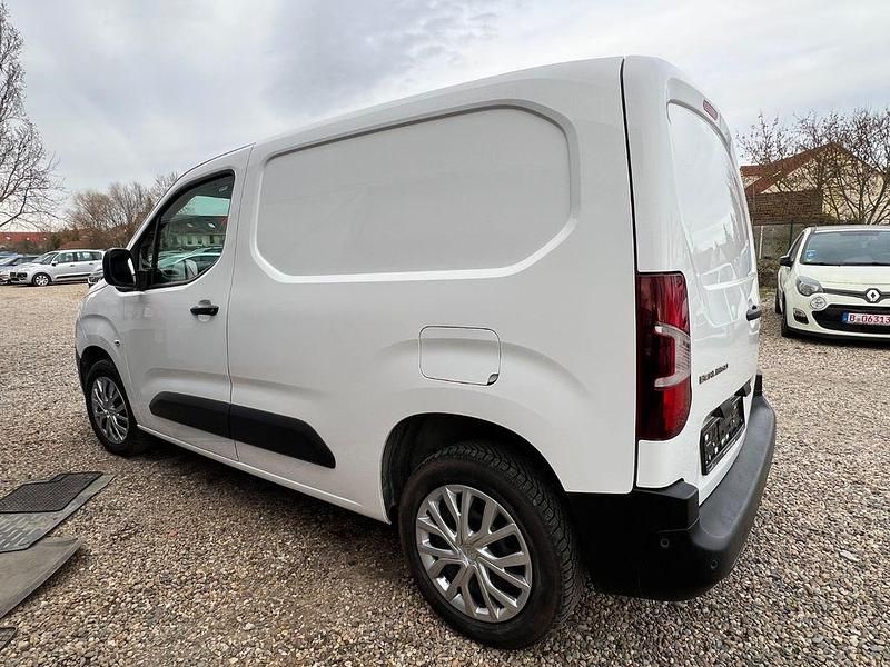 Gebraucht Citroën Berlingo 102 PS (75 kW) 2022 Lack weiss banquise/deckende l Van / Kleinbus