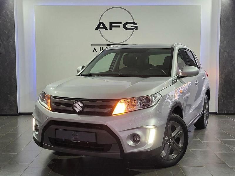 Silber Gebraucht 2018 Suzuki Vitara Club SUV | 16.495 € (Fairer Preis) - Bild 1/4