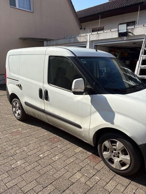 Gebraucht Fiat Doblò 90 PS (66 kW) 2015 Weiß Van / Kleinbus