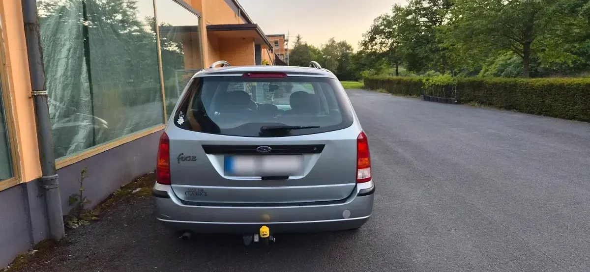 Gebraucht Ford Focus 100 PS (73 kW) 2002 Silber Kombi