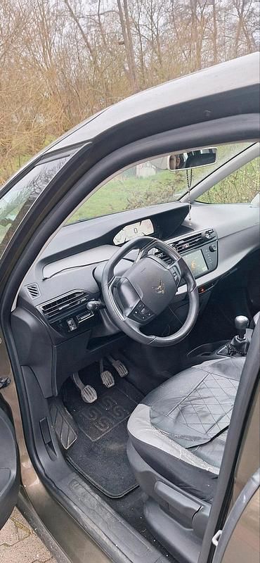 Gebraucht Citroën C4 154 PS (113 kW) 2014 Braun Limousine