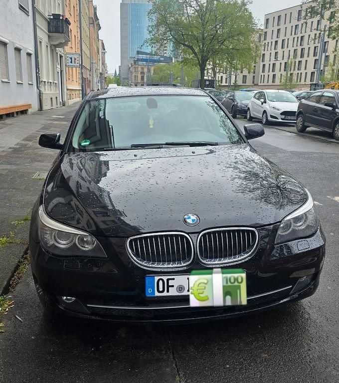 Schwarz Gebraucht 2009 BMW 523 Exclusive Limousine | 9.000 € (Etwas zu teuer) - Bild 1/4