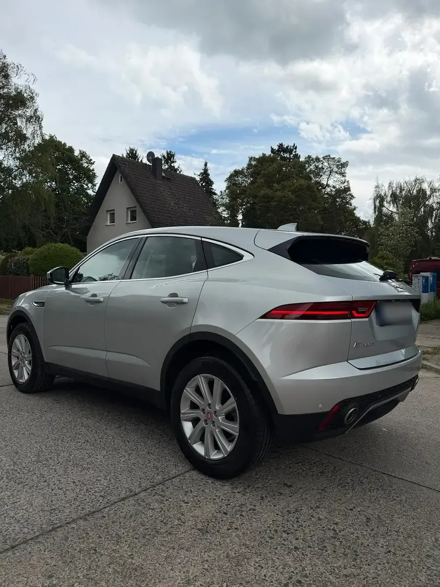 Begagnad Jaguar E-Pace 200 HK (147 kW) 2018 Silver SUV