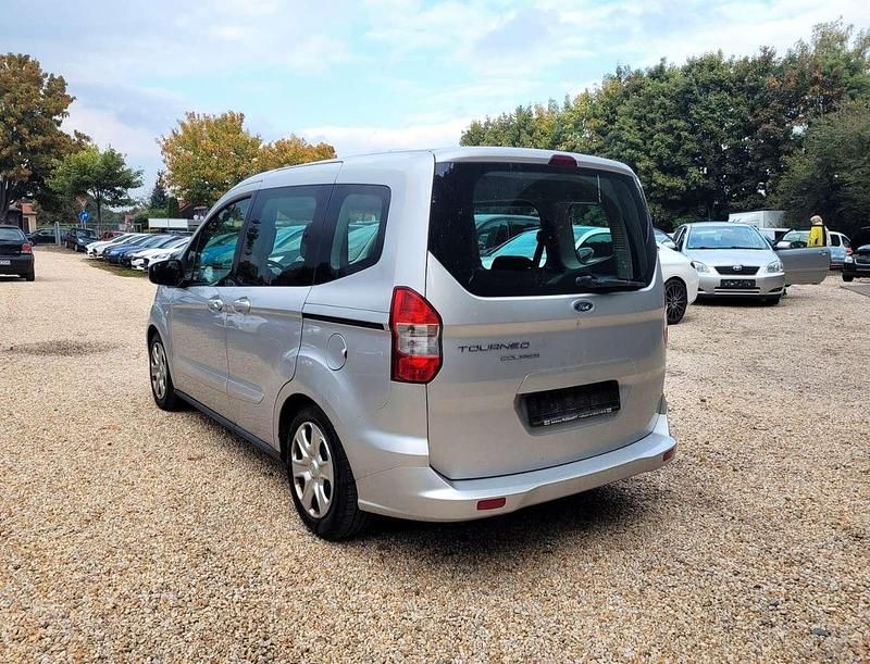 Gebraucht Ford Tourneo Trend 95 PS (69 kW) 2016 Grau Kombi