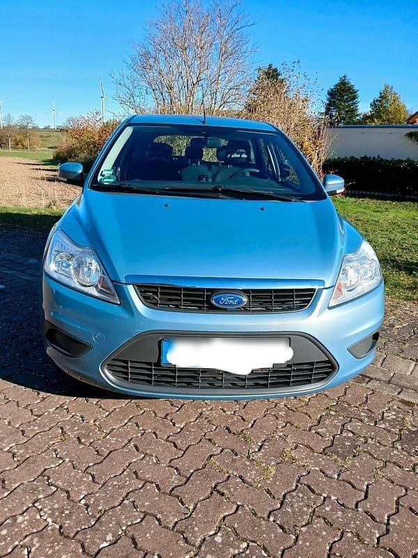 Andere farben Gebraucht 2009 Ford Focus Kombi | 1.900 € (Etwas zu teuer) - Bild 1/4