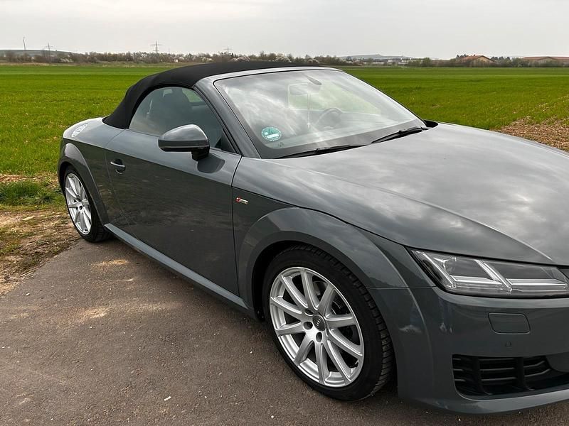 Gebraucht Audi TT Roadster S-Line 184 PS (135 kW) 2017 Grau Cabrio