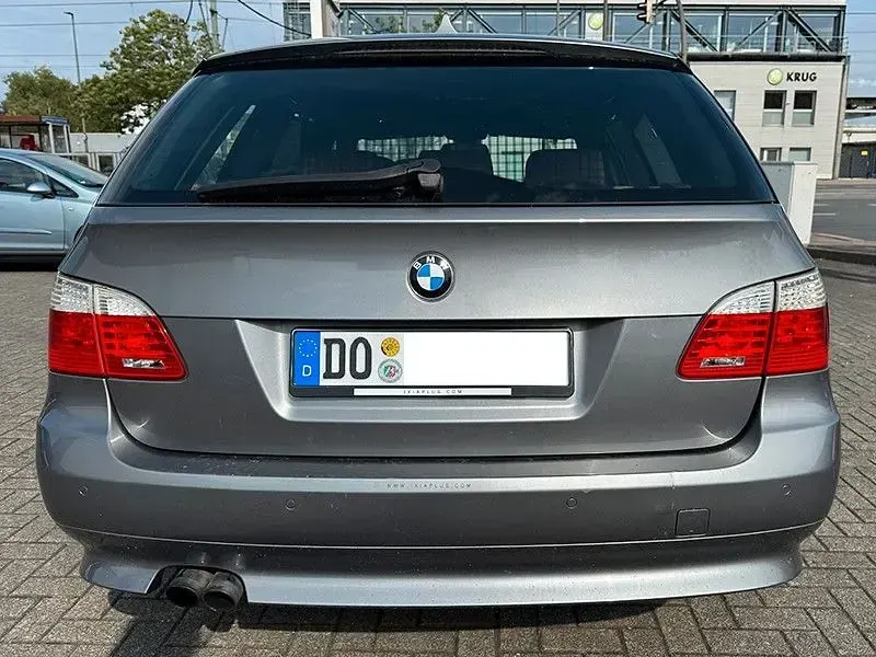 Gebraucht BMW 525 Exclusive 211 PS (155 kW) 2010 Grau Kombi