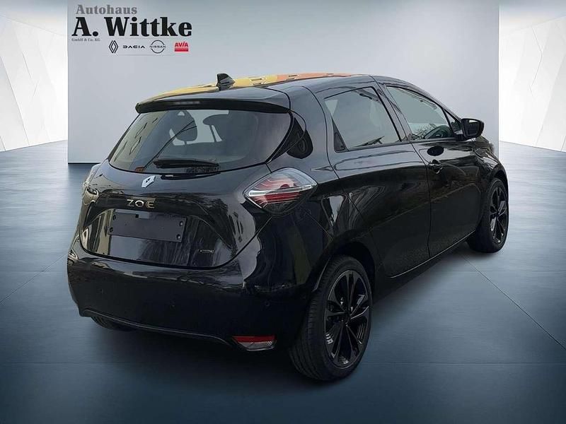 Gebraucht Renault Zoe Iconic 50 kW (69 PS) 2024 Black pearlschwarz metallic Kleinwagen