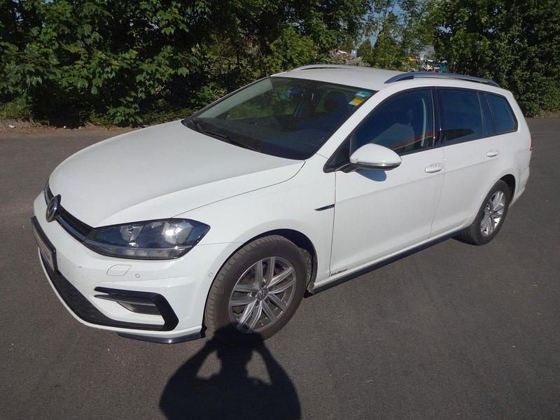 Weiß Gebraucht 2020 VW Golf VII Comfortline Kombi | 13.800 € (Superpreis) - Bild 1/4