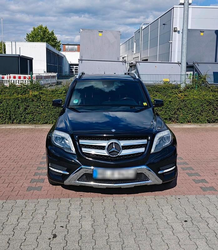 Schwarz Gebraucht 2013 Mercedes GLK350 SUV | 18.500 € (Fairer Preis) - Bild 1/4