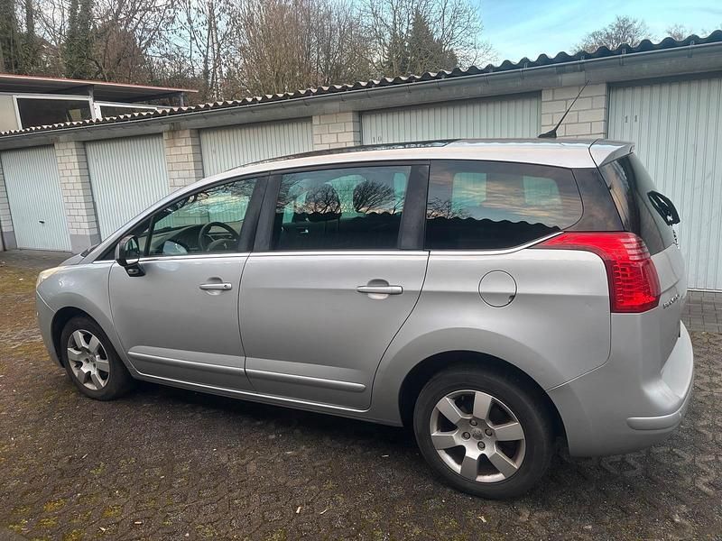 Gebraucht Peugeot 5008 156 PS (114 kW) 2010 Grau Van / Kleinbus
