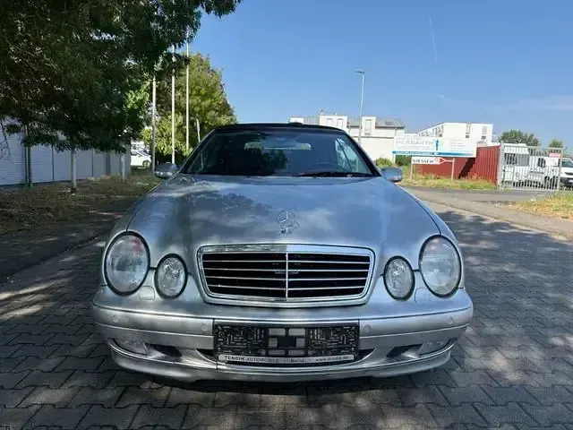 Gebraucht Mercedes CLK320 Avantgarde 218 PS (160 kW) 2003 Silber Cabrio