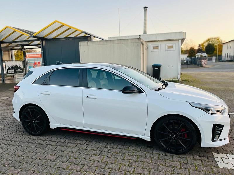 Gebraucht Kia Ceed GT GT 204 PS (150 kW) 2021 Weiß Kleinwagen