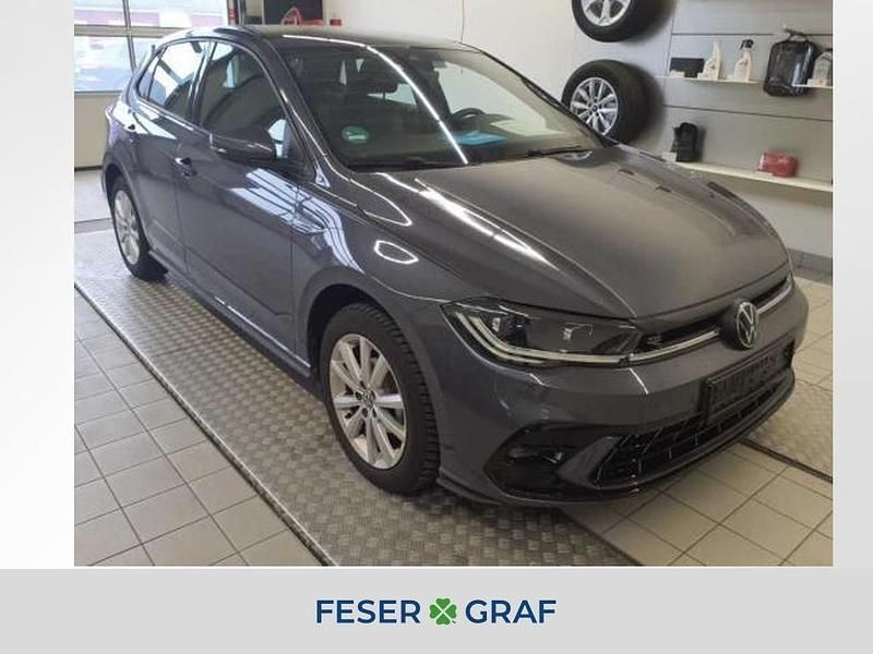 Rauchgrau metallic Gebraucht 2025 VW Polo R-line Limousine | 22.990 € (Fairer Preis) - Bild 1/4