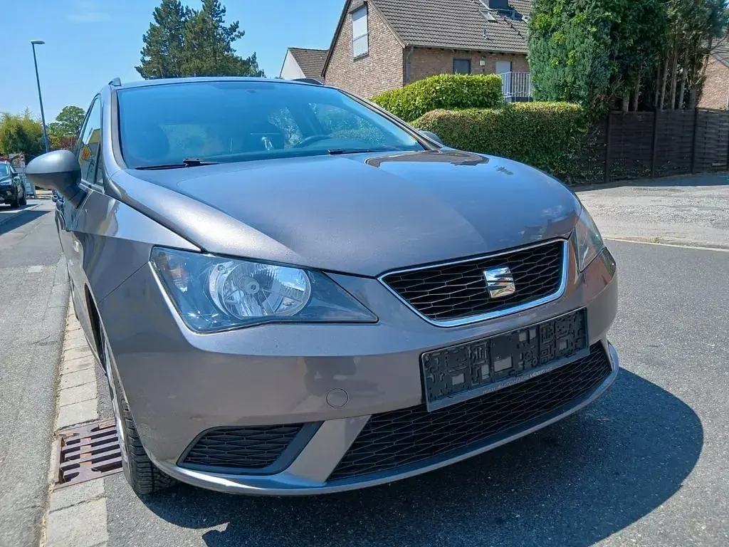 Gebraucht Seat Ibiza Sun 69 PS (50 kW) 2015 Grau Limousine