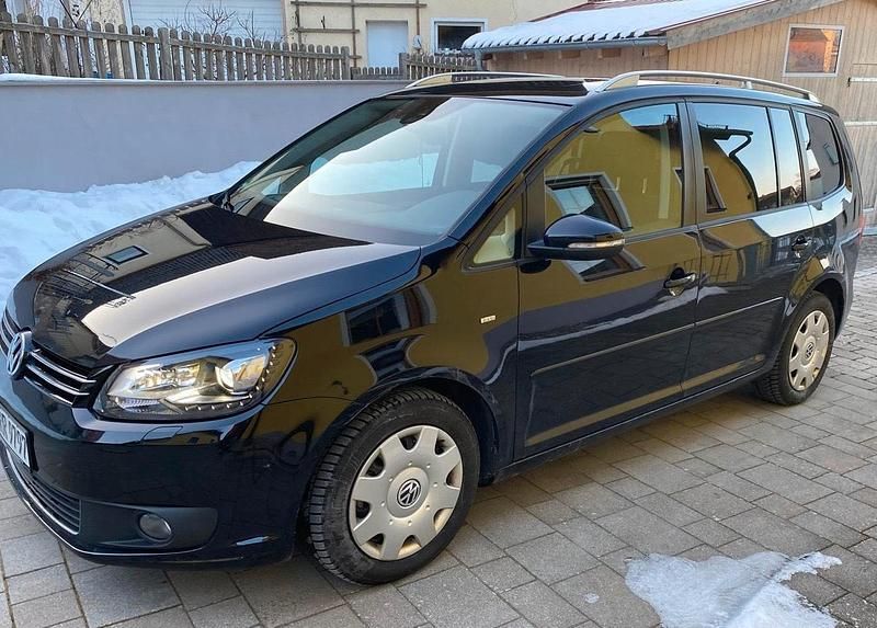 Schwarz Gebraucht 2014 VW Touran Van / Kleinbus | 9.500 € (Fairer Preis) - Bild 1/4