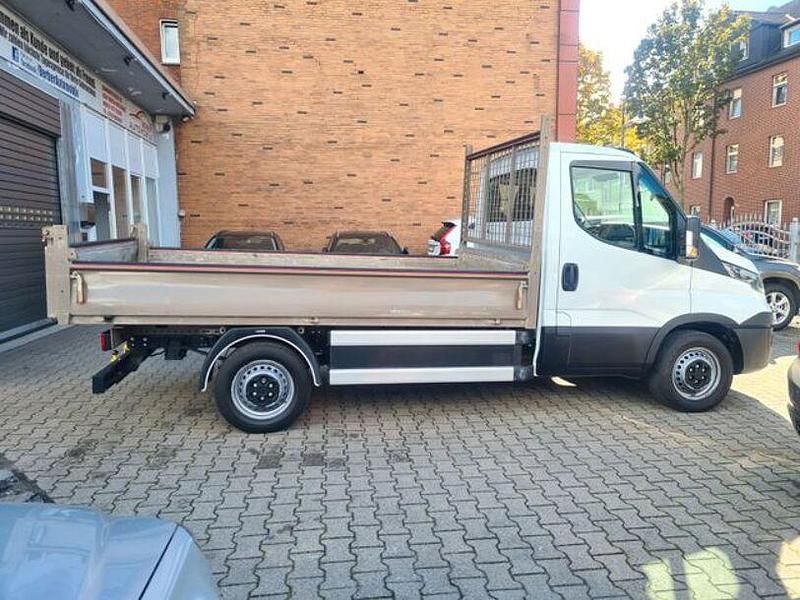 Gebraucht Iveco Daily 180 PS (132 kW) 2016 White ic 194 Van