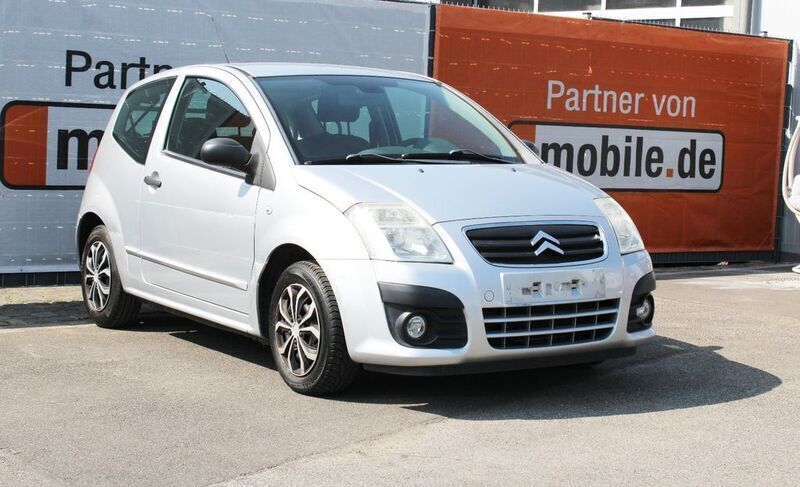 Grau Gebraucht 2008 Citroën C2 Tonic Kleinwagen | 1.850 € (Fairer Preis) - Bild 1/2