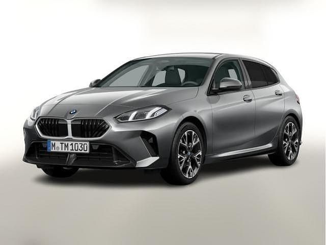 Saphirschwarz metallic Neu 2025 BMW 120 M Sport Kleinwagen | 36.590 € (Fairer Preis) - Bild 1/1