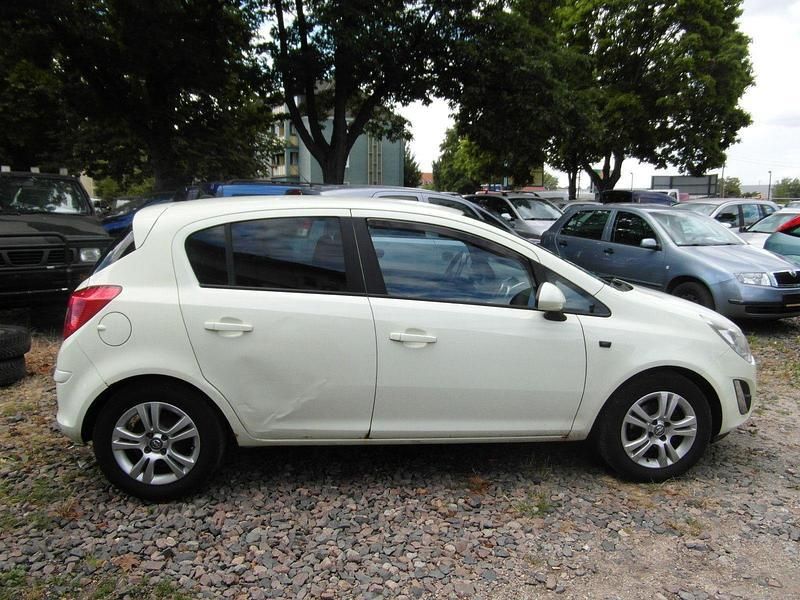 Gebraucht Opel Corsa Satellite 69 PS (50 kW) 2011 Weiß Kleinwagen