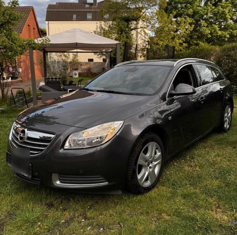 Grau Gebraucht 2009 Opel Insignia Kombi | 4.850 € (Fairer Preis) - Bild 1/4
