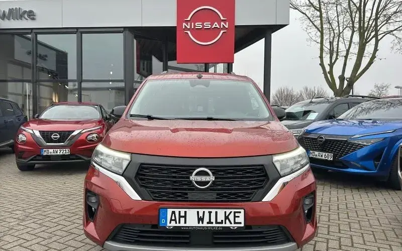 Neu Nissan Townstar Tekna 130 PS (95 kW) 2025 Rot Van
