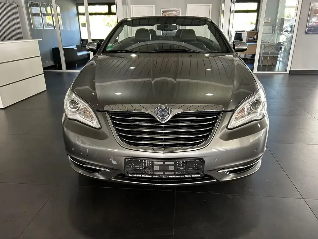 Usata Lancia Flavia 170 CV (125 kW) 2012 Grigio Cabrio