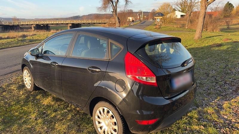 Gebraucht Ford Fiesta Trend 82 PS (60 kW) 2011 Schwarz Kleinwagen