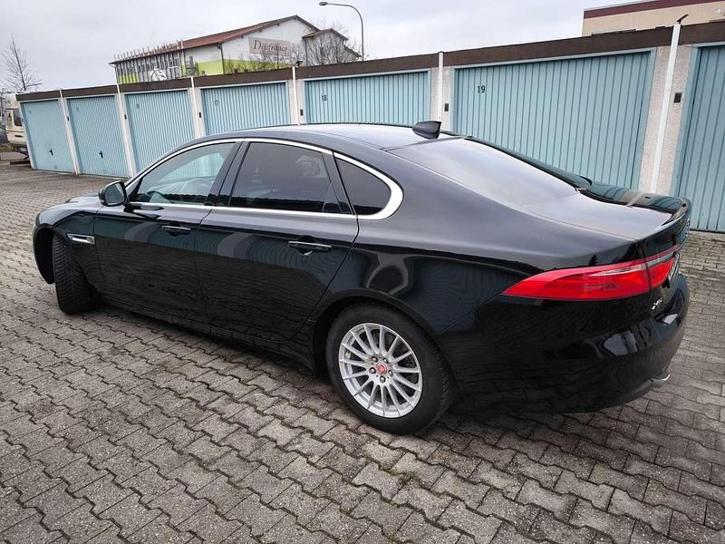 Schwarz Gebraucht 2019 Jaguar XF Prestige Limousine | 24.999 € (Teuer) - Bild 1/4