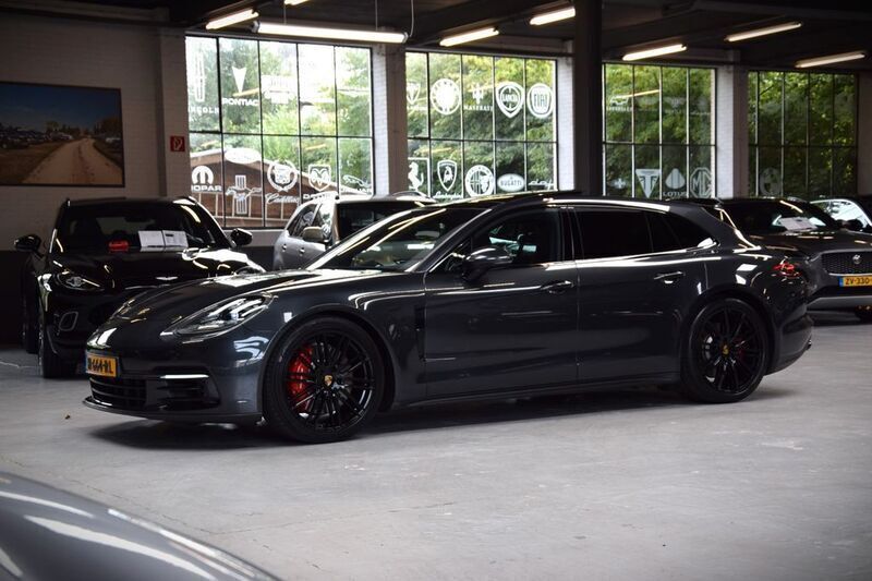 Grau Gebraucht 2018 Porsche Panamera Sport Turismo Limousine | 76.800 € - Bild 1/4