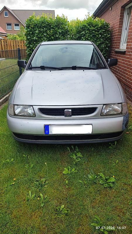 Silber Gebraucht 1999 Seat Ibiza Kleinwagen | 550 € (Superpreis) - Bild 1/4