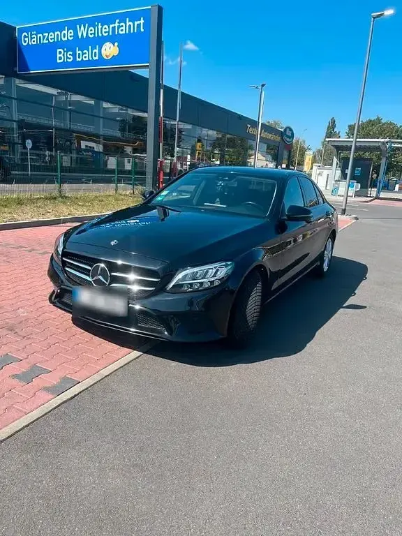 Gebraucht Mercedes C220 194 PS (142 kW) 2019 Schwarz Limousine