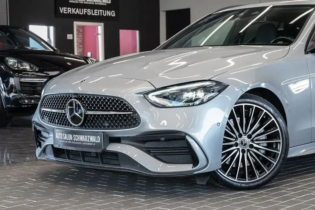 Gebraucht Mercedes 300 AMG line 265 PS (194 kW) 2022 Silber Limousine