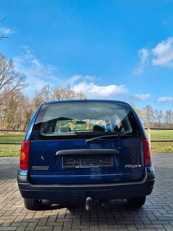 Gebraucht Renault Mégane 110 PS (80 kW) 1999 Blau Kombi