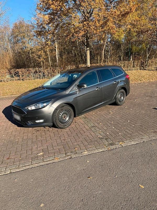 Usata Ford Focus 100 CV (73 kW) 2018 Grigio Station wagon