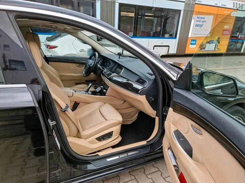 Gebraucht BMW 530 245 PS (180 kW) 2011 Schwarz Limousine