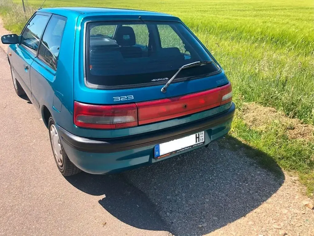 Gebraucht Mazda 323 88 PS (64 kW) 1992 Blau