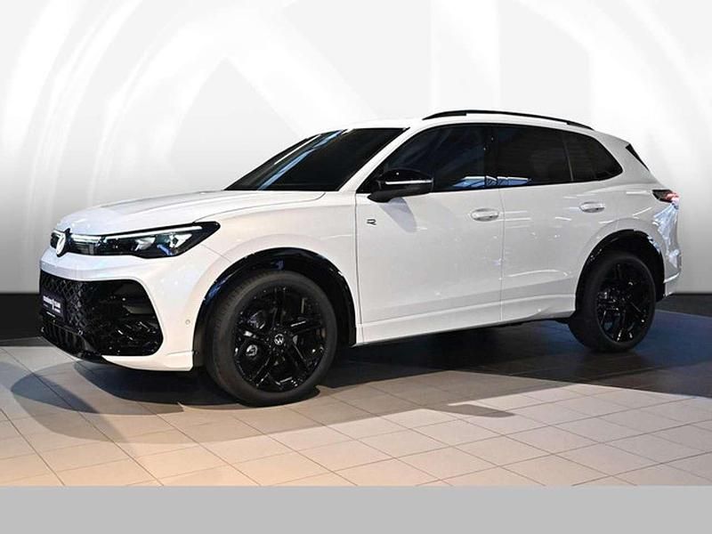 Oryxweiß perlmutteffekt Neu 2025 VW Tiguan Style SUV | 57.890 € - Bild 1/4