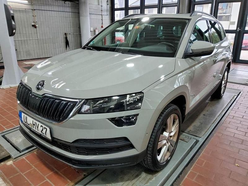 Grau Gebraucht 2020 Skoda Karoq Style SUV | 20.500 € (Guter Preis) - Bild 1/4