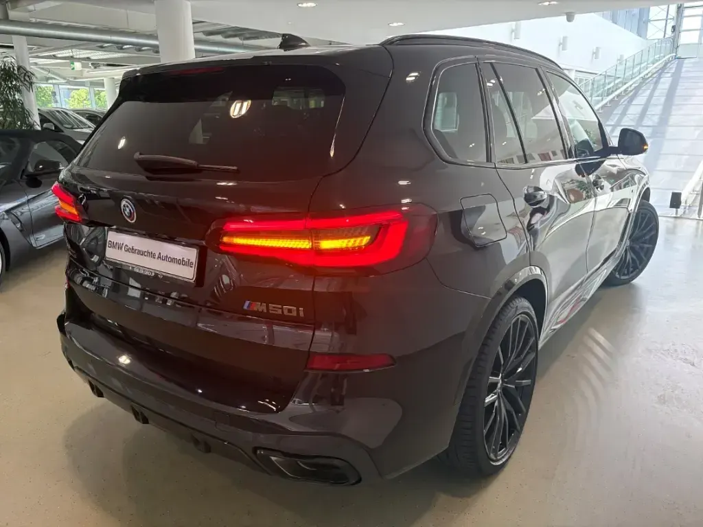 Gebraucht BMW X5 M50 Performance 530 PS (389 kW) 2023 Schwarz SUV