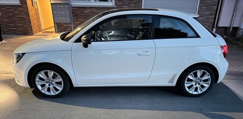 Second-hand Audi A1 125 CP (91 kW) 2011 Bej Hatchback