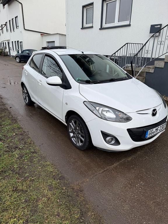 Gebraucht Mazda 2 Center-Line 84 PS (61 kW) 2012 Weiß Kleinwagen