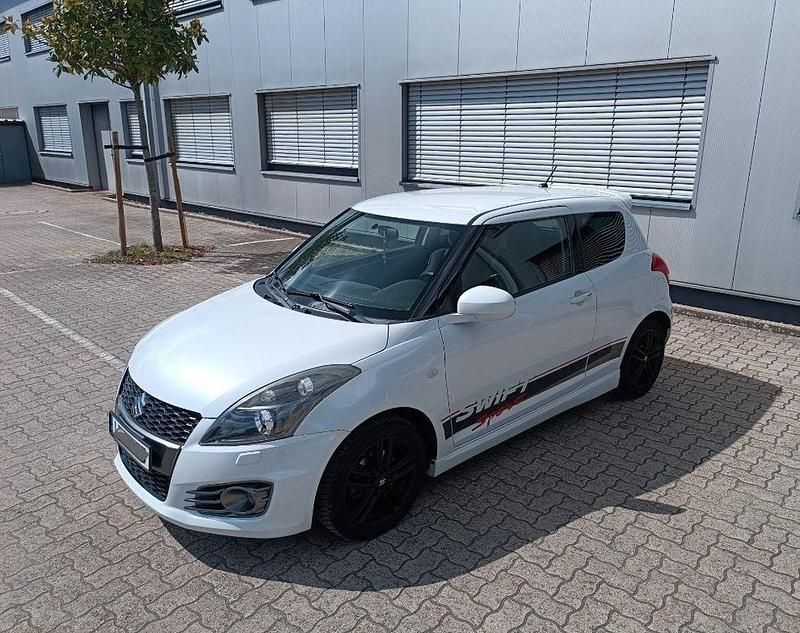 Weiß Gebraucht 2014 Suzuki Swift Sport Kleinwagen | 7.500 € (Fairer Preis) - Bild 1/4