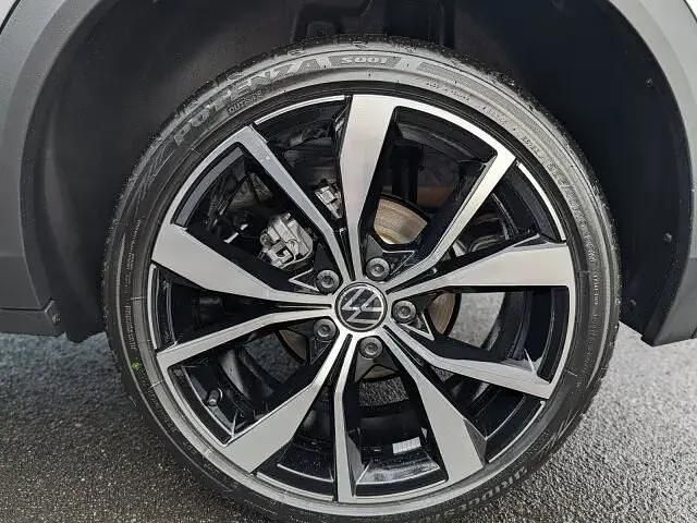 Neu VW T-Roc Black Edition 150 PS (110 kW) 2025 Silber SUV