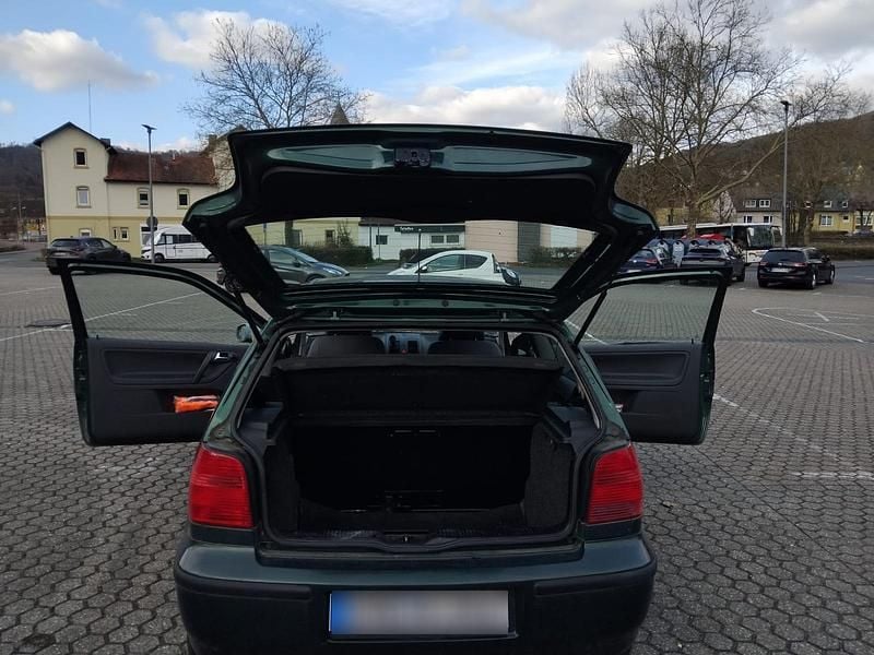 Gebraucht VW Polo 50 PS (36 kW) 2002 Grün Kleinwagen